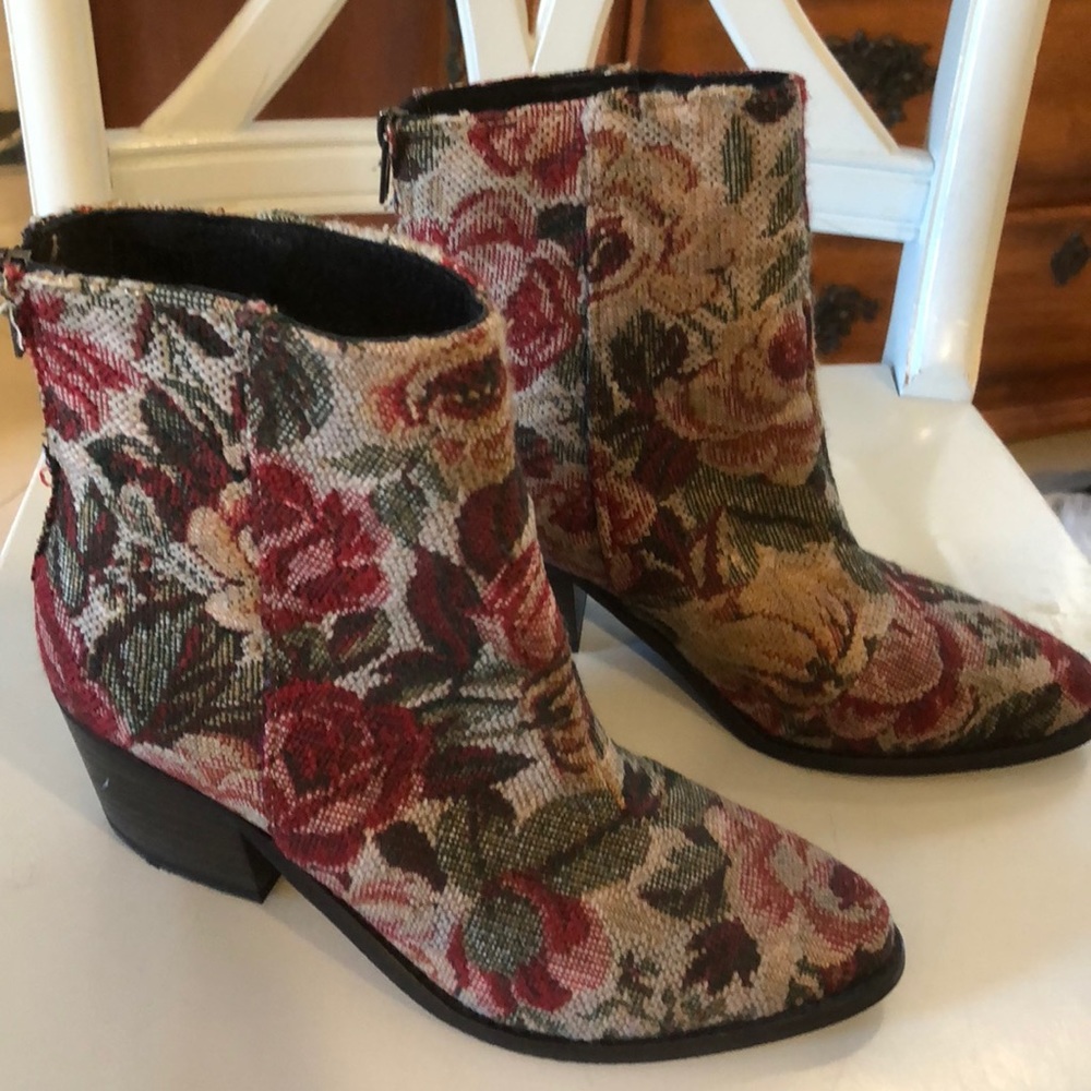 Renvy tapestry booties